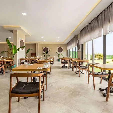 Ramada By Wyndham Otel Çeşme