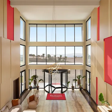 Ramada By Wyndham Hotell Çeşme