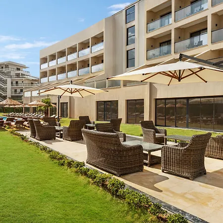 Ramada By Wyndham ホテル