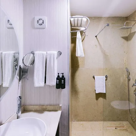 Ramada By Wyndham 3* Çeşme