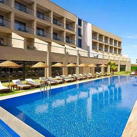 Ramada By Wyndham 3* Çeşme
