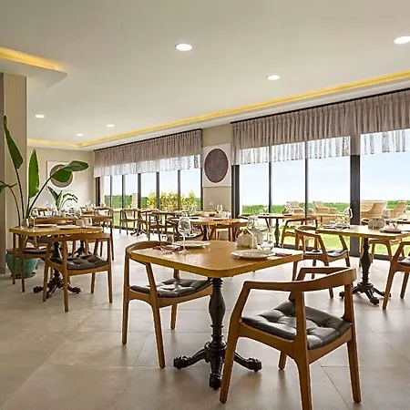 호텔 Ramada By Wyndham Çeşme