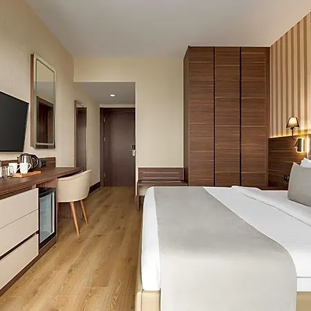 Ramada By Wyndham Hotel 3*