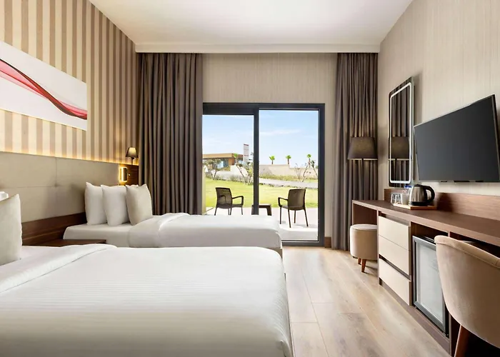 Ramada By Wyndham 3* Çeşme